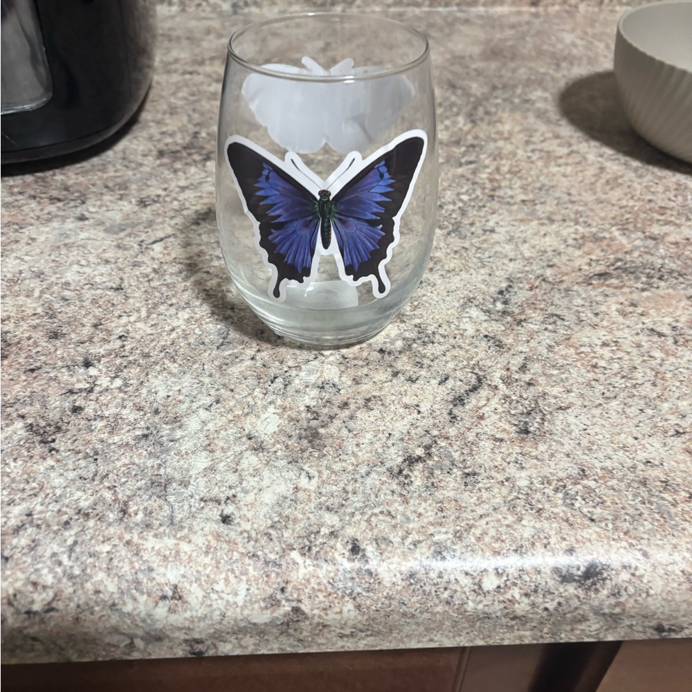 Butterfly Design Glass - Picture 1 of 6